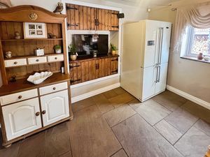 Kitchen dining room- click for photo gallery
